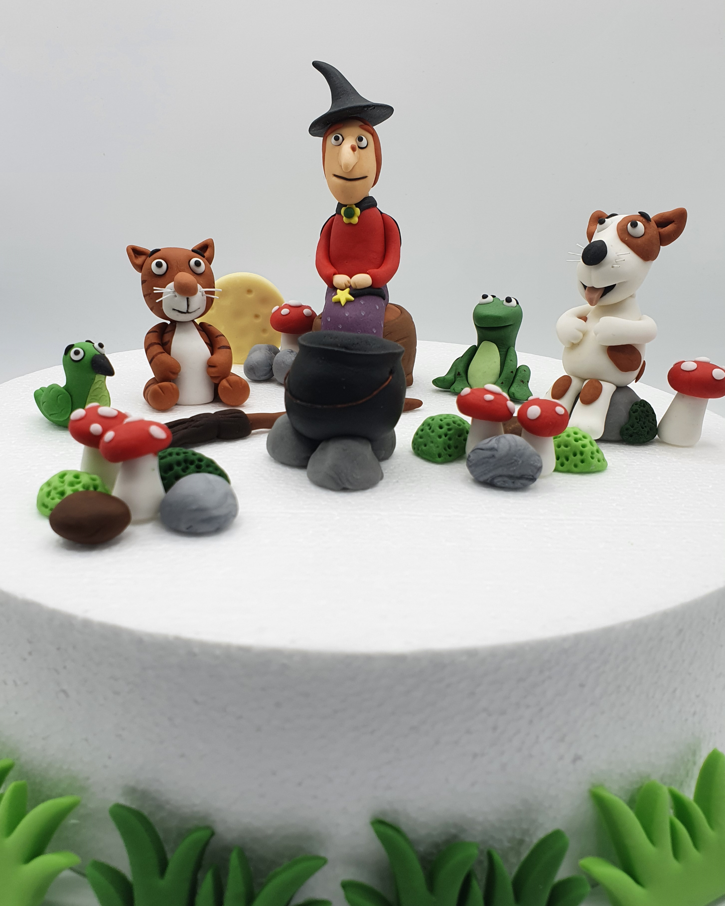 Room On The Broom Inspired (Unofficial) Fondant Cake Toppers