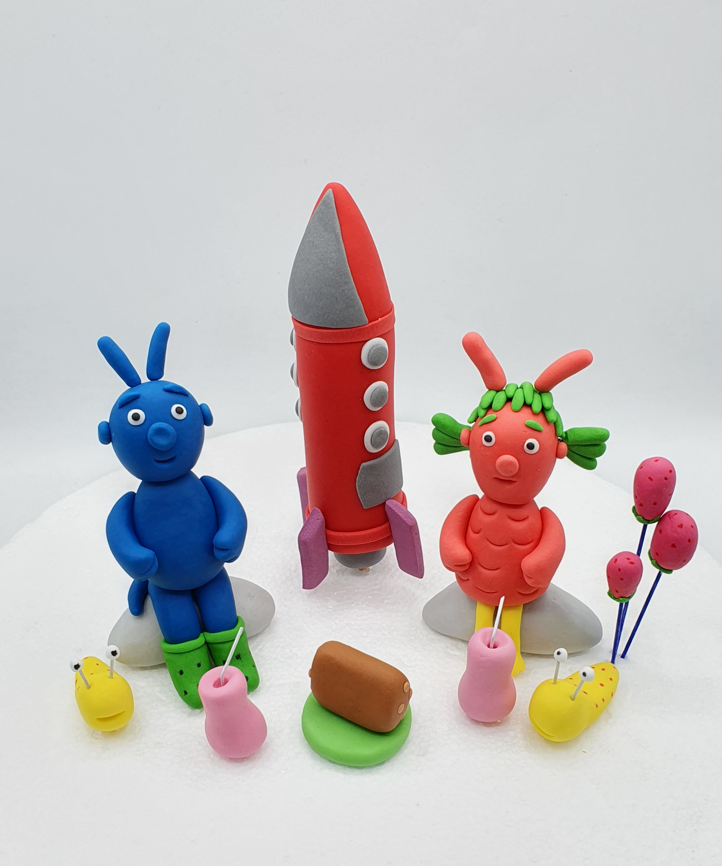 The Smeds and the Smoos Inspired (Unofficial) Fondant Cake Toppers